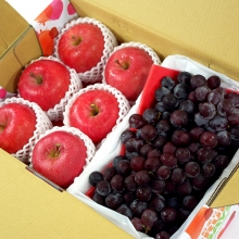 【鮮果日誌】富貴健康禮盒(日本富士蘋果6入+巨峰葡萄2.5台斤)
